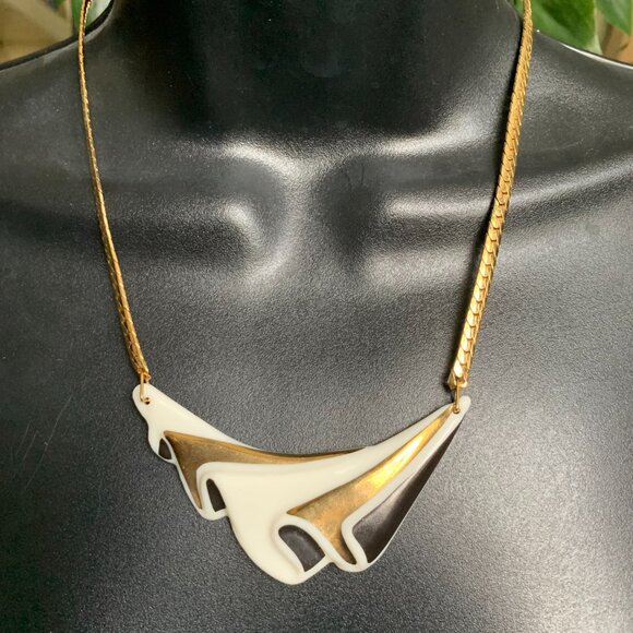 Avon Porcelain Necklace & Earrings - Picture 3 of 5